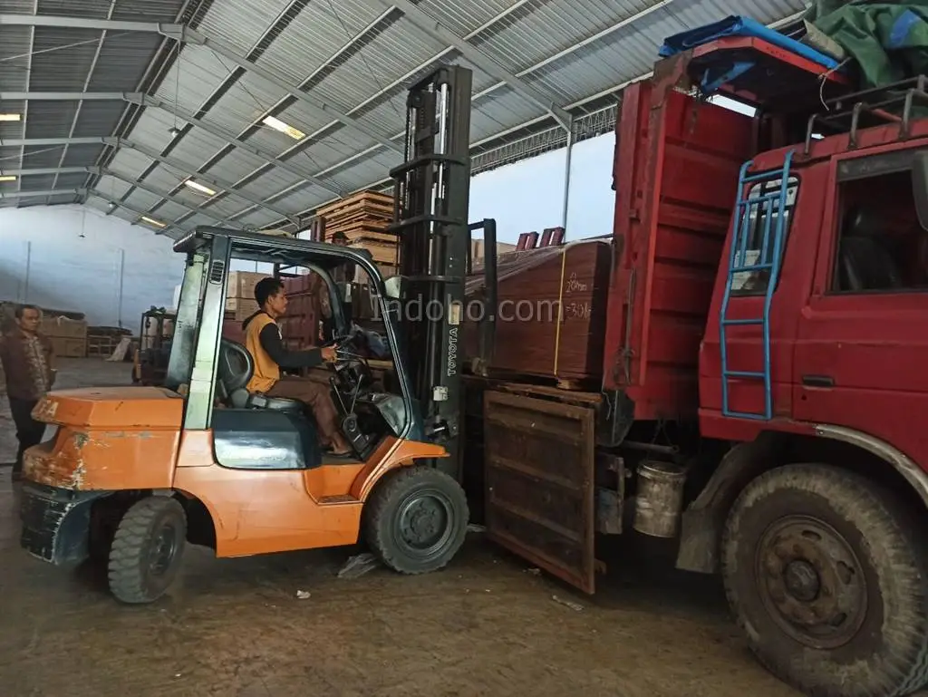 Harga Triplek Plywood Phenolic Film Face di Kendal